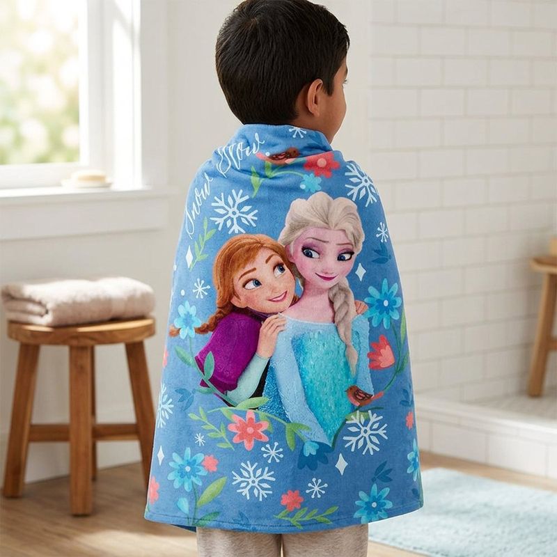 Toalla Infantil de Algodón 119 x 64 cm Diseño Frozen Anna y Elsa