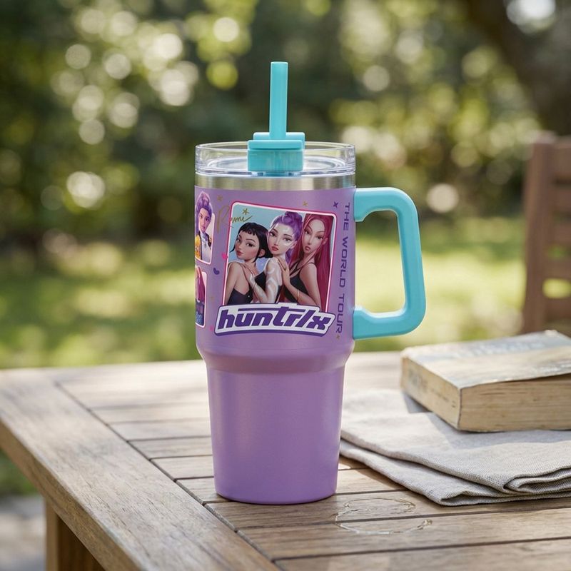 Tumbler Kids con Pajilla Huntrix K-Pop Demon Hunters de 21.6 Oz