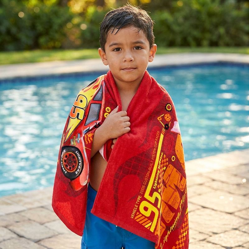 Toalla Infantil Diseño Rayo McQueen 119x64 Cm para Playa, Piscina o Baño