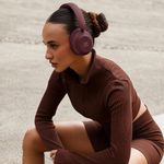 Audífonos Inalámbricos Power Headphones con Cancelación Activa de Ruido Bluetooth 5.4 en Color Rojo