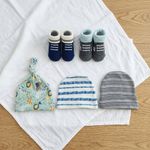 Set de Gorros y Calcetas de Algodón Diseño Safari Verde para Recién Nacido, 5 Piezas