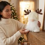 Figura Decorativa Gnomo Navideño de Poliéster 20 x 13 Cm Color Blanco