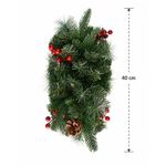 Centro de Mesa Navideño con Pino, Bayas Rojas y Piñas de 40 Cm