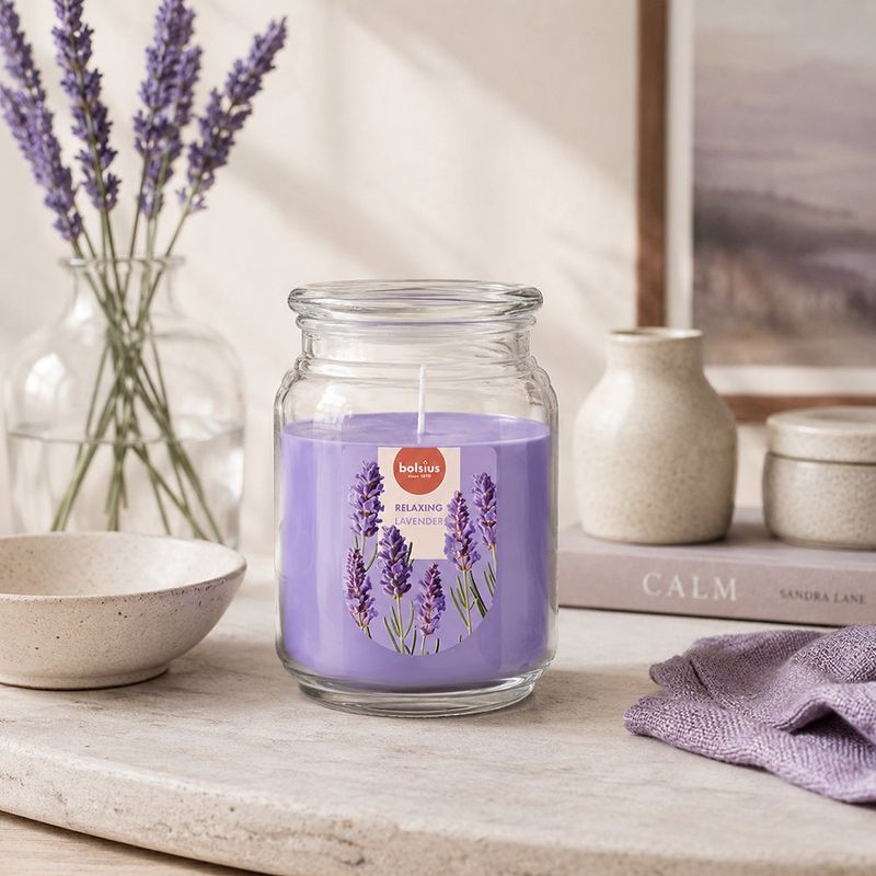 Vela Aromática Relaxing Lavender en Frasco de Vidrio Color Lila