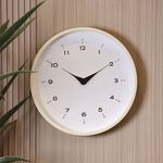 Reloj de Pared Beige con Marco Delgado y Movimiento a Batería Color Blanco