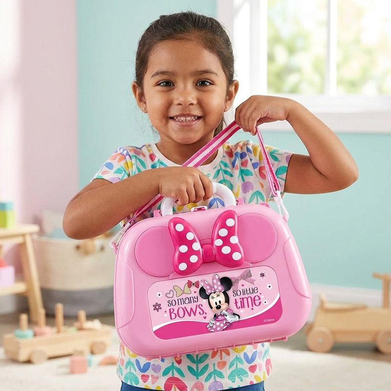Set de Cocina Minnie en Maletín con Ollas, Sartenes y Accesorios para Niñas