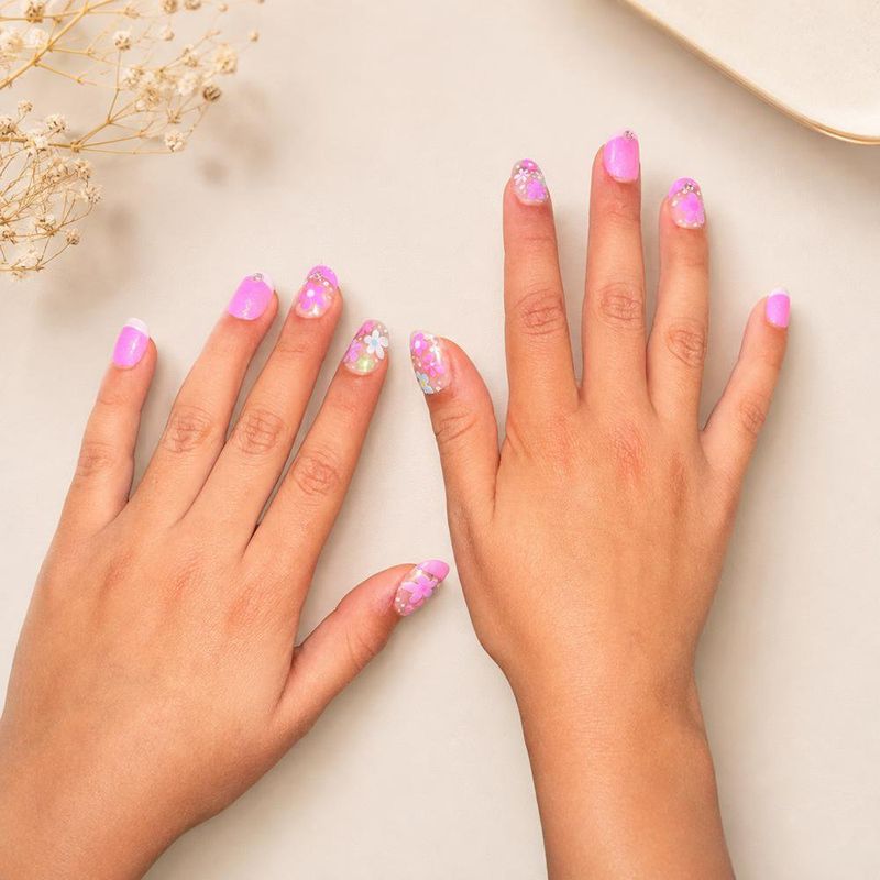 Set de Uñas Adhesivas 5 Days Impress Nails Floreadas con 60 Uñas y Gemas