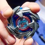 Trompo Beyblade X Cobalt Dragoon 2-60C con Lanzador Deluxe de Cuerda de Giro Izquierdo - Presentación Surtida