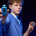 Trompo Beyblade X Cobalt Dragoon 2-60C con Lanzador Deluxe de Cuerda de Giro Izquierdo - Presentación Surtida