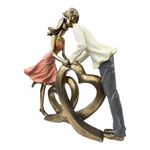 Figura Decorativa de Pareja Sobre Corazón en Poliresina y Piedra 25 Cm Tono Bronce y Durazno