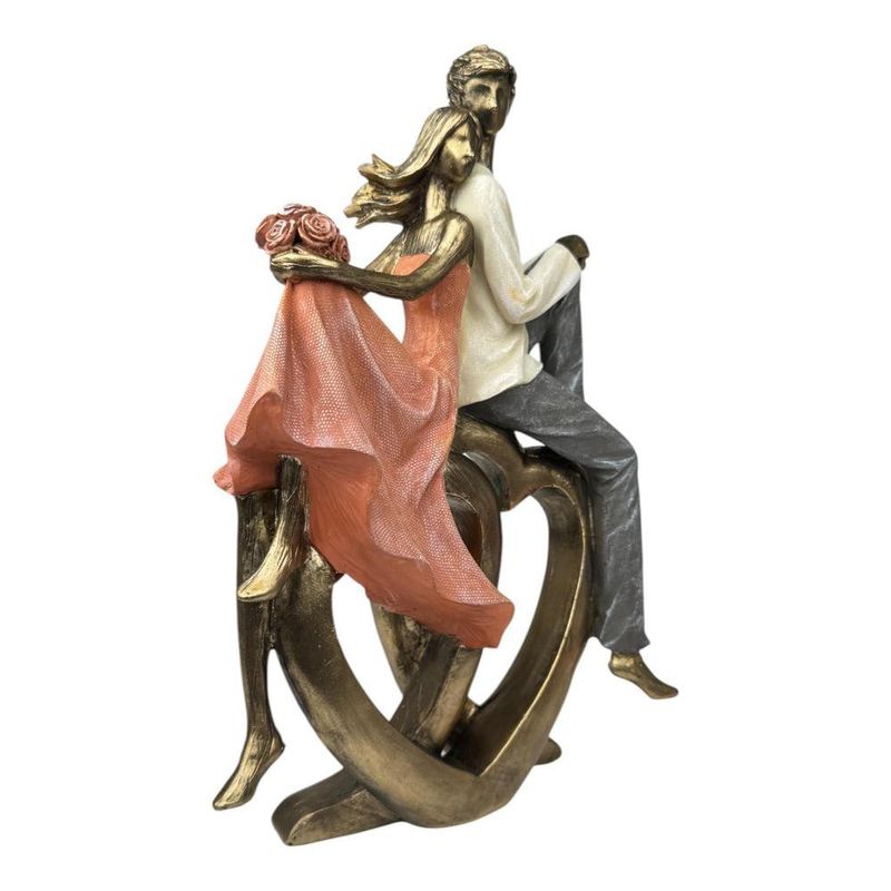 Figura Decorativa de Pareja Sobre Corazón en Poliresina y Piedra 25 Cm Tono Bronce y Durazno