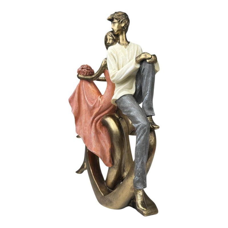 Figura Decorativa de Pareja Sobre Corazón en Poliresina y Piedra 25 Cm Tono Bronce y Durazno