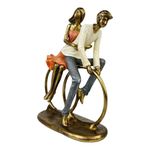 Figura Decorativa de Pareja en Bicicleta en Poliresina y Piedra 23.5 Cm Tono Bronce y Durazno