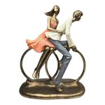Figura Decorativa de Pareja en Bicicleta en Poliresina y Piedra 23.5 Cm Tono Bronce y Durazno