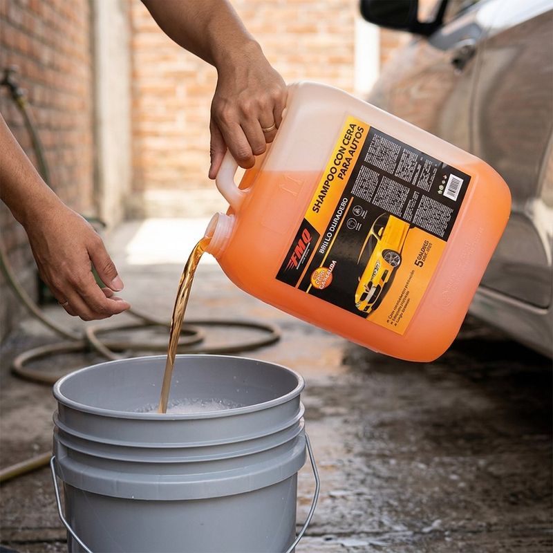 Shampoo Automotriz con Cera Carnauba de 5 Gal para Lavado de Carros