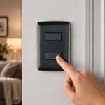 Interruptor Doble de 3 Vías Italiana Color Negro 10 A