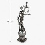 Figura Decorativa Dama de la Justicia Base de Esfera 46.5 cm Color Plateado