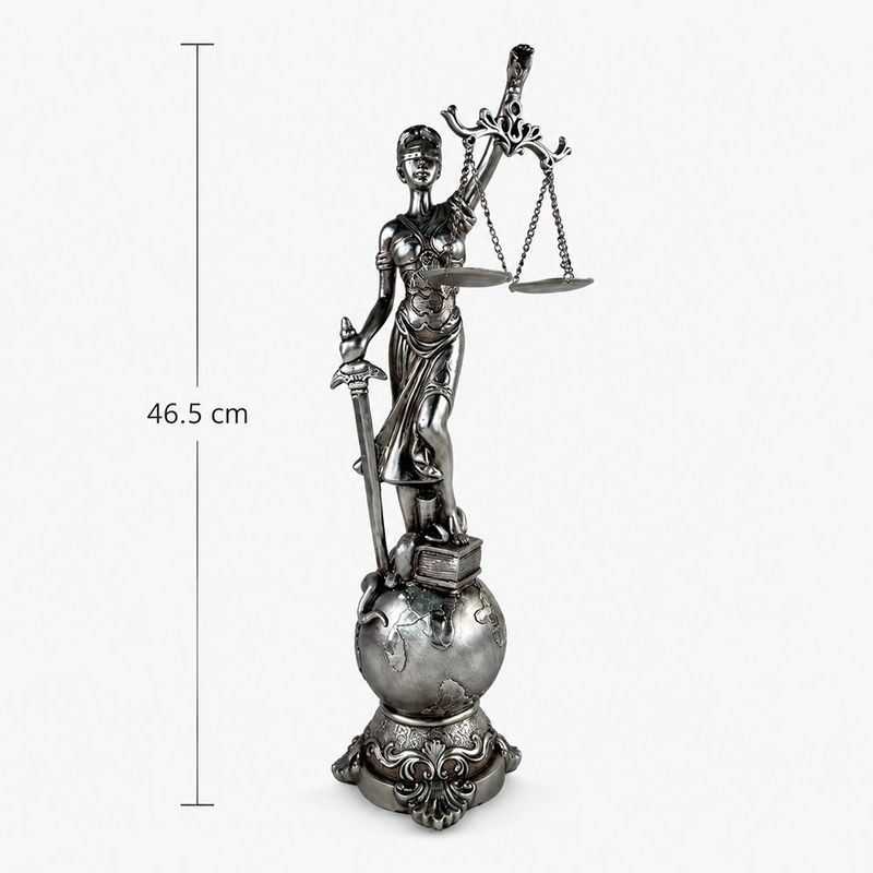 Figura Decorativa Dama de la Justicia Base de Esfera 46.5 cm Color Plateado