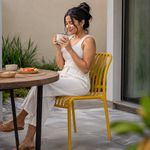 Silla Apilable Vento para Exterior de 50 x 58 x 79 cm Color Amarillo