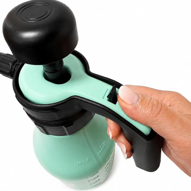 Rociador Manual de Bomba a Presión 1.5 Litros con Boquilla Ajustable para Jardín Color Verde