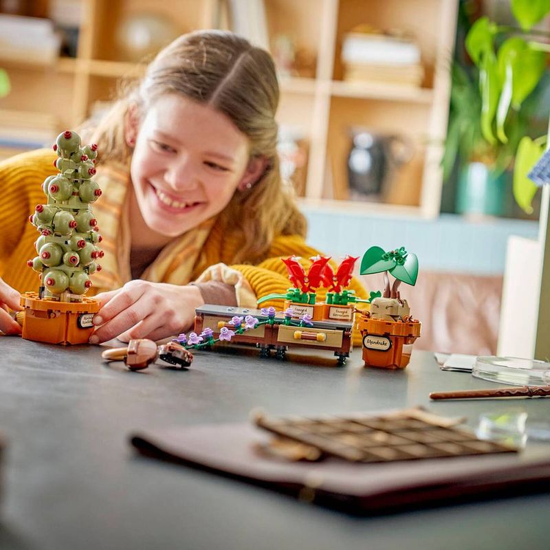 LEGO Harry Potter Hogwarts: Plantas de Herbología #76474 de 817 piezas