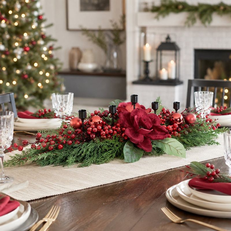 Candelero Navideño con Magnolias y Follaje de 75 cm Corinto y Verde para Centro de Mesa