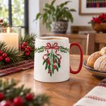 Taza Navideña con Diseño de Muérdago Color Blanco