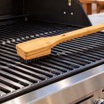 Cepillo para Limpieza de Parrilla de Bambú con Cerdas Densas 46 Cm Color Café