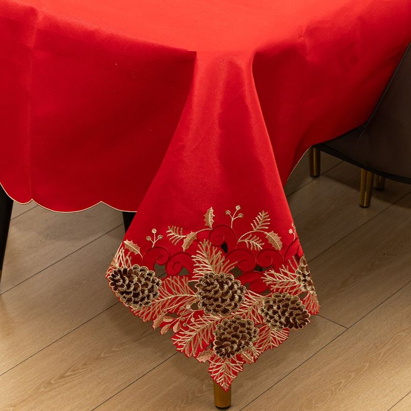 Mantel Navideño con Diseño de Piñas de 152 x 213 cm Rojo