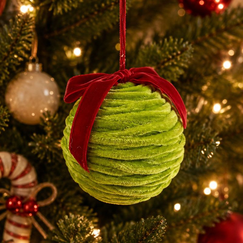 Esfera Navideña Colgante Texturizada con Lazo Rojo y Cordón para Árbol y Coronas de 9 Cm Verde y Rojo