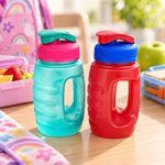 Pachón Infantil de Plástico con Asa y Tapa Abatible para Bebidas Frías Diseños Surtidos