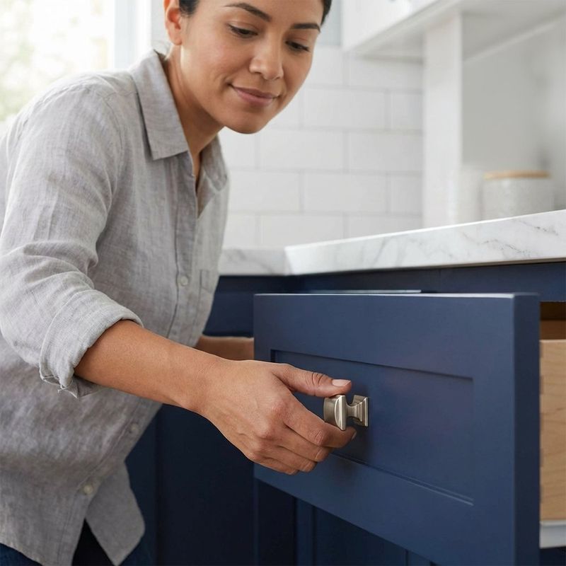 Perilla Amerock Candler para Mueble Acabado Color Níquel de 32 mm