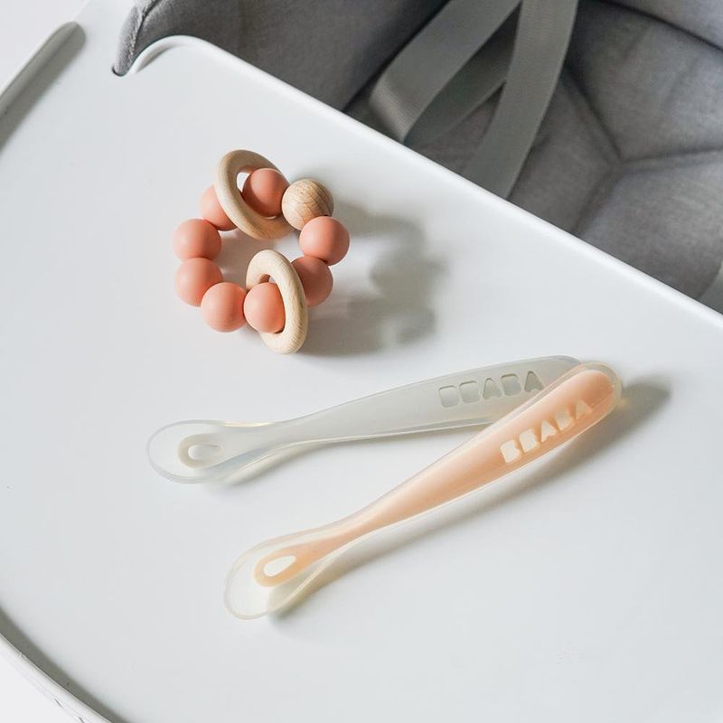 Set De 2 Cucharas Mis Primeras Comidas Rosado Y Gris - Beaba