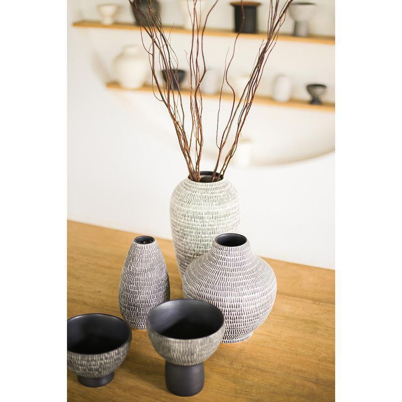 Florero Lund De Cerámica Artesanal Negro 11x21 Cm - Topis