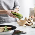 Machacador De Ajo 4.2X6X16 Cm - Joseph Joseph