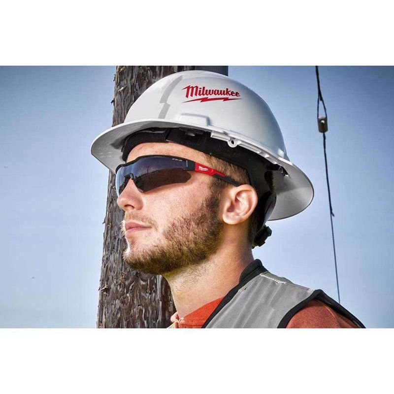 Lentes Seguridad Negros Antiempaño - Milwaukee Electric