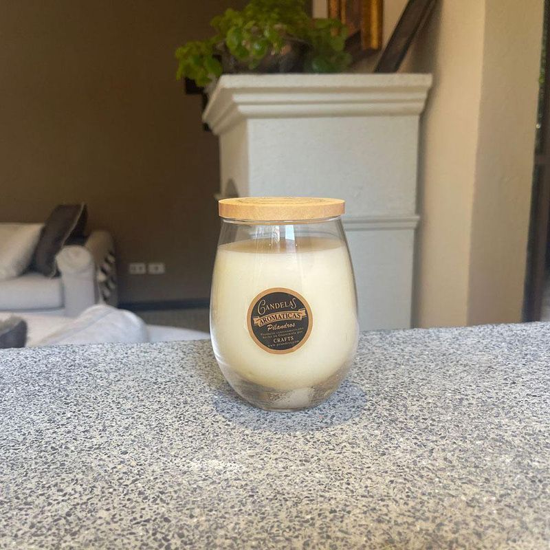 Vela Con Aroma A Vainilla Beige Y Tapa De Madera - Pilandros